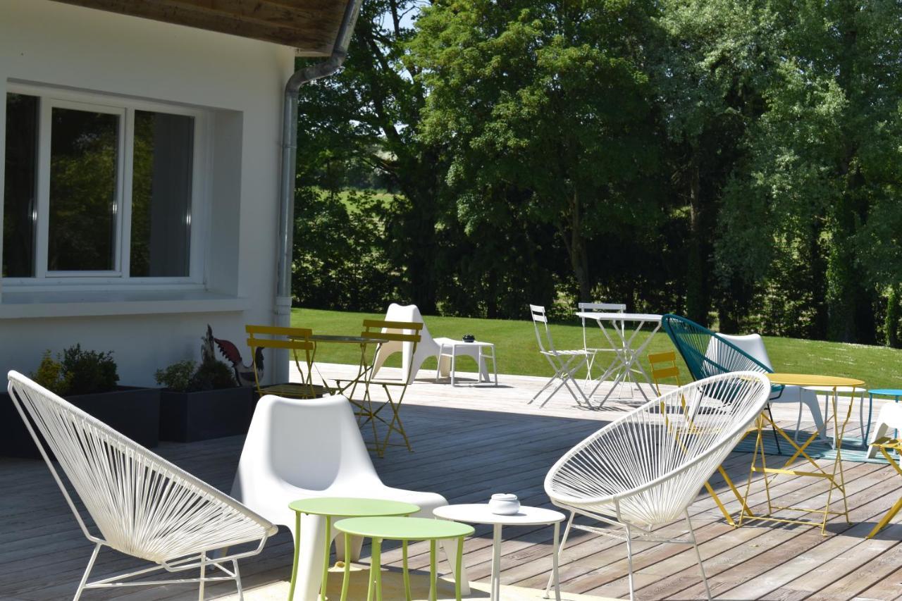 Hotel Le Corbusson Saint-Berthevin Esterno foto
