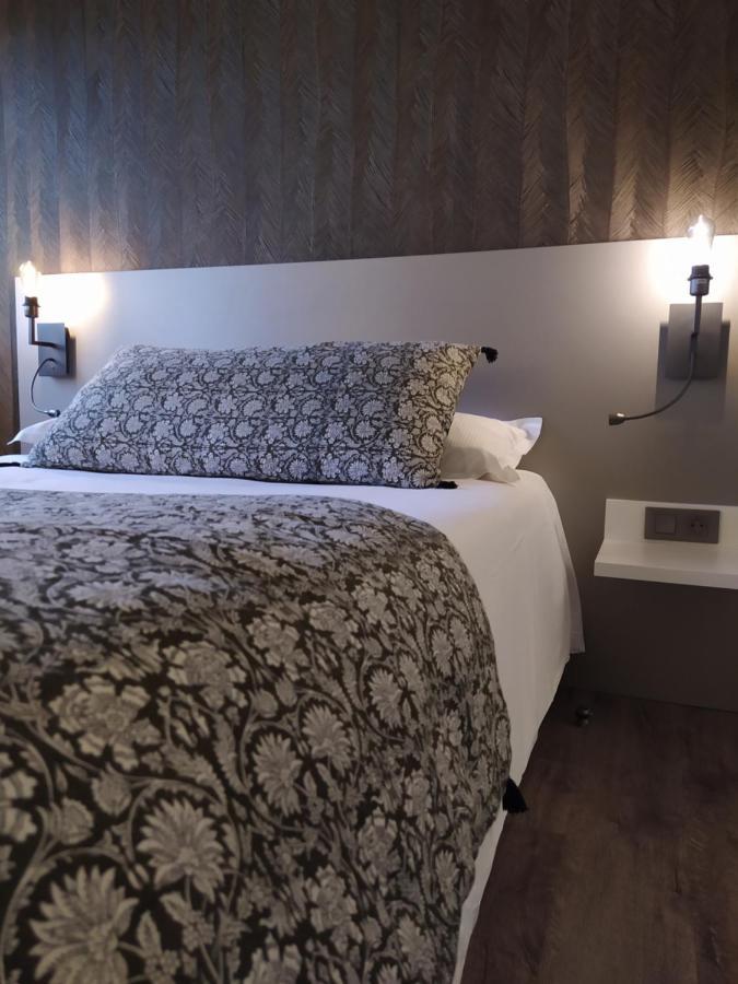 Hotel Le Corbusson Saint-Berthevin Esterno foto