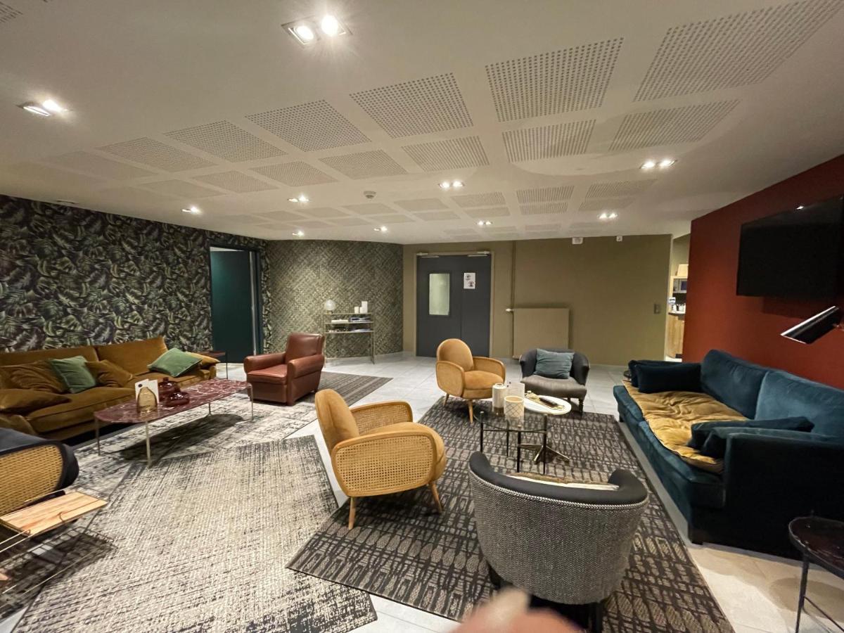 Hotel Le Corbusson Saint-Berthevin Esterno foto