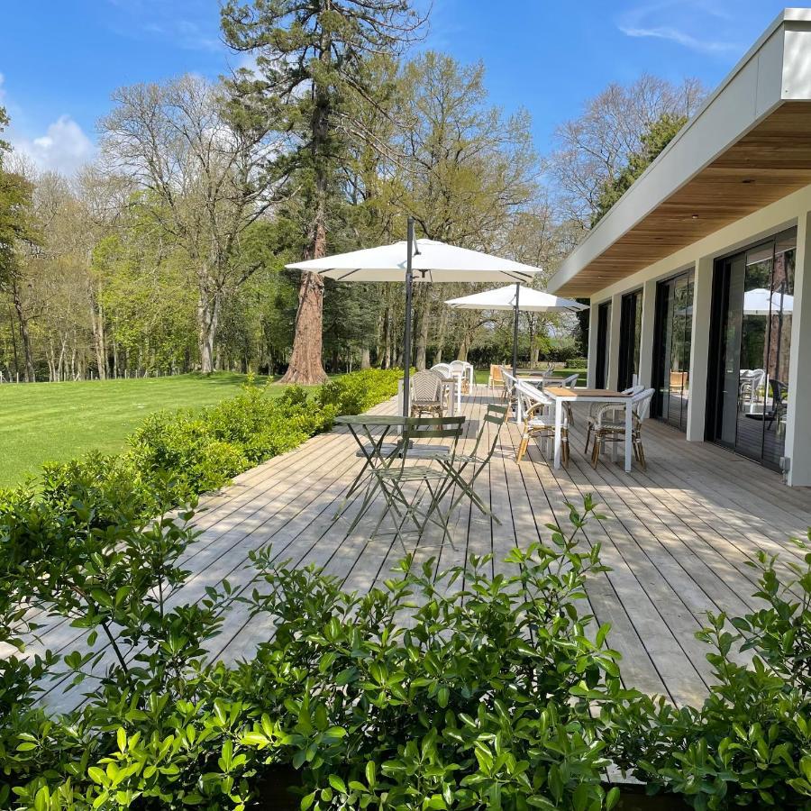 Hotel Le Corbusson Saint-Berthevin Esterno foto