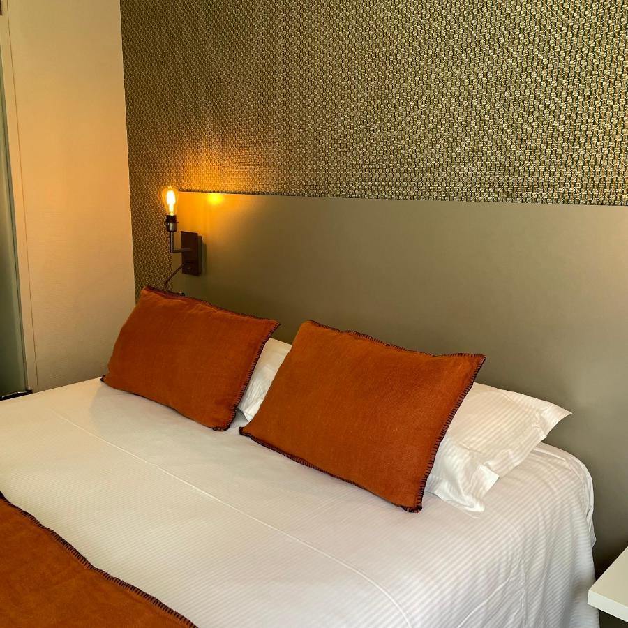 Hotel Le Corbusson Saint-Berthevin Esterno foto
