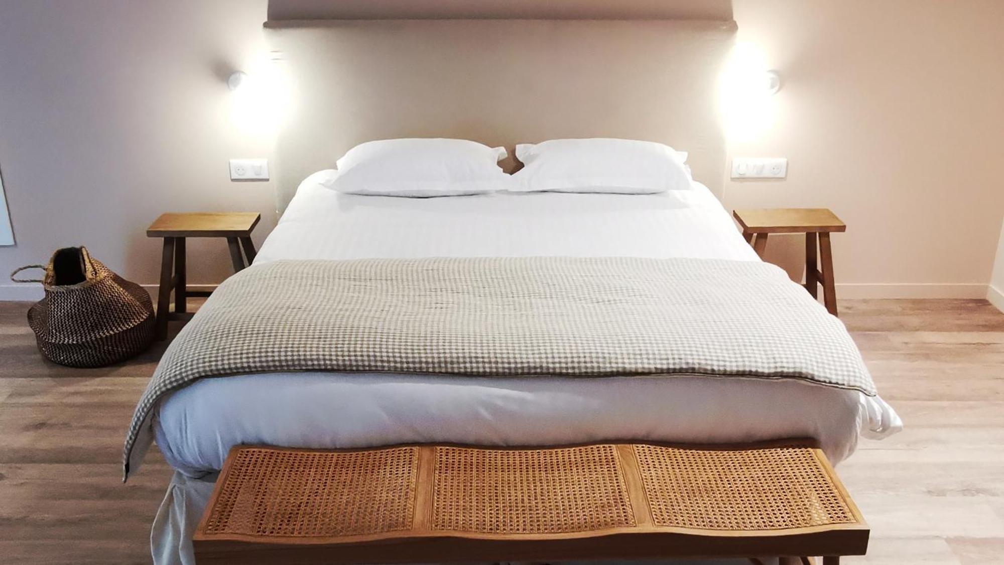 Hotel Le Corbusson Saint-Berthevin Esterno foto