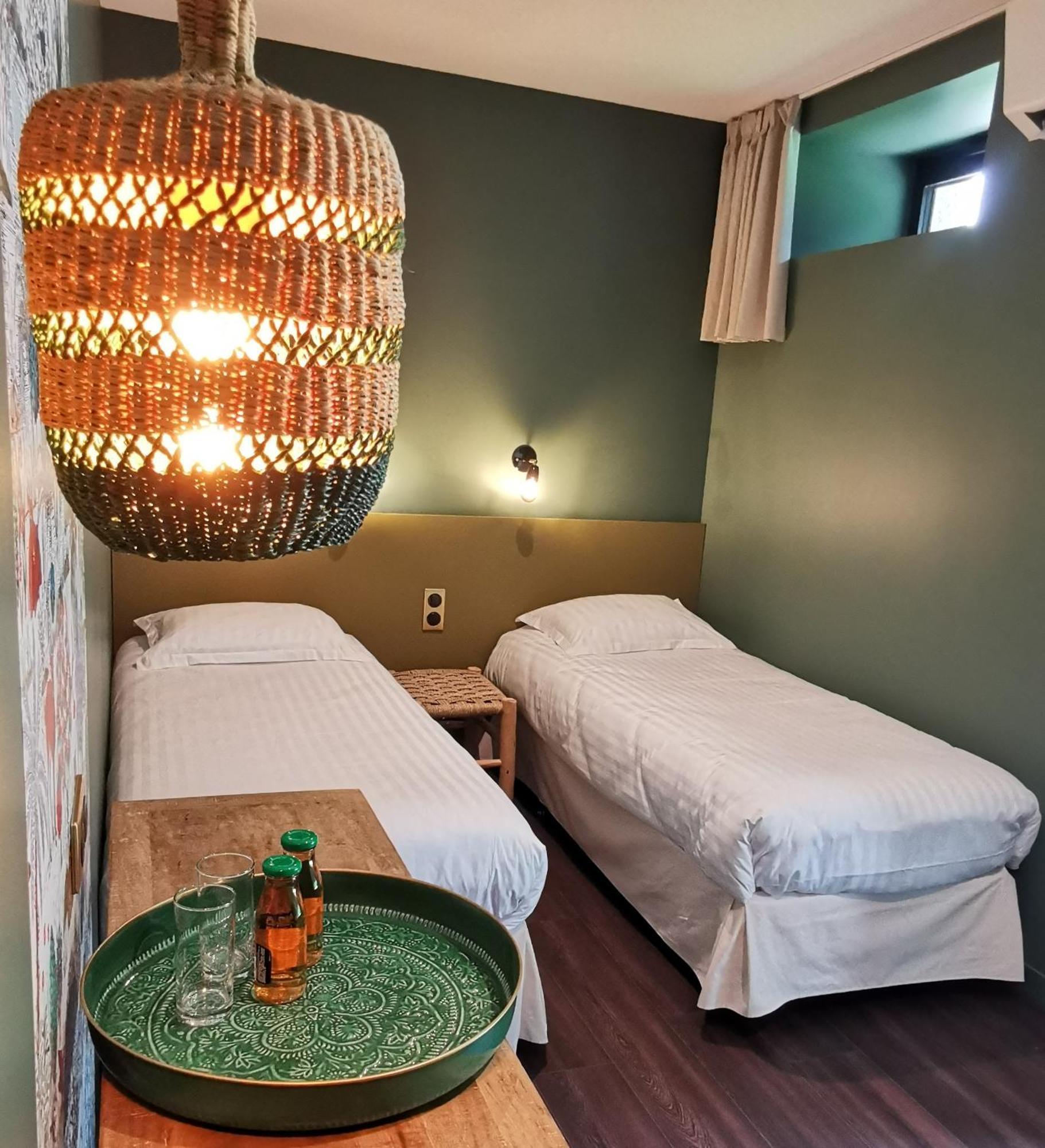 Hotel Le Corbusson Saint-Berthevin Esterno foto